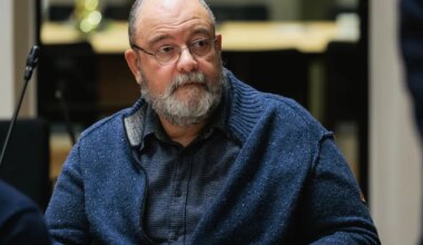 Narva volikogu esimeheks valiti end rahutegijaks nimetav Mihhail Stalnuhhin