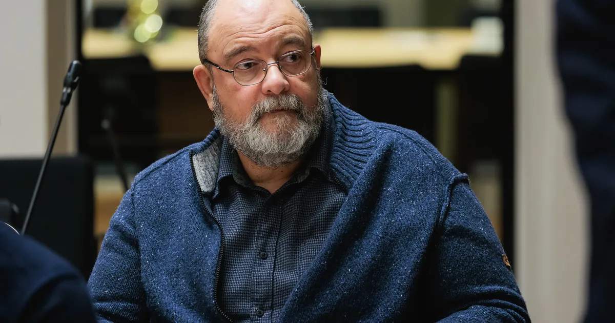 Narva volikogu esimeheks valiti end rahutegijaks nimetav Mihhail Stalnuhhin