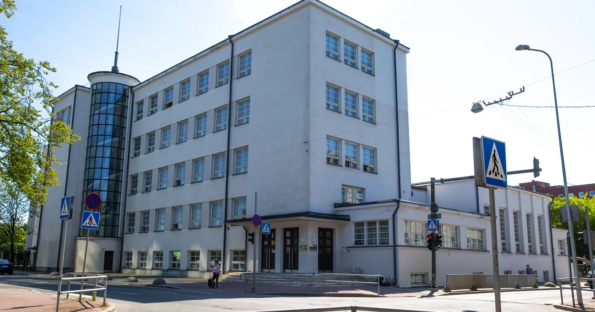 «Nüüd tundis tema ise seda, mida tundsin mina»: Kesklinna vene gümnaasiumi õpetajad kirjeldavad vallandatud direktorit kui hirmutajat ja alandajat - Postimees