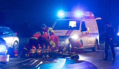 PILDID ⟩ Vales kohas teed ületanud jalakäija lendas kokkupõrkest autoga masina esiklaasi ja sai rängalt viga