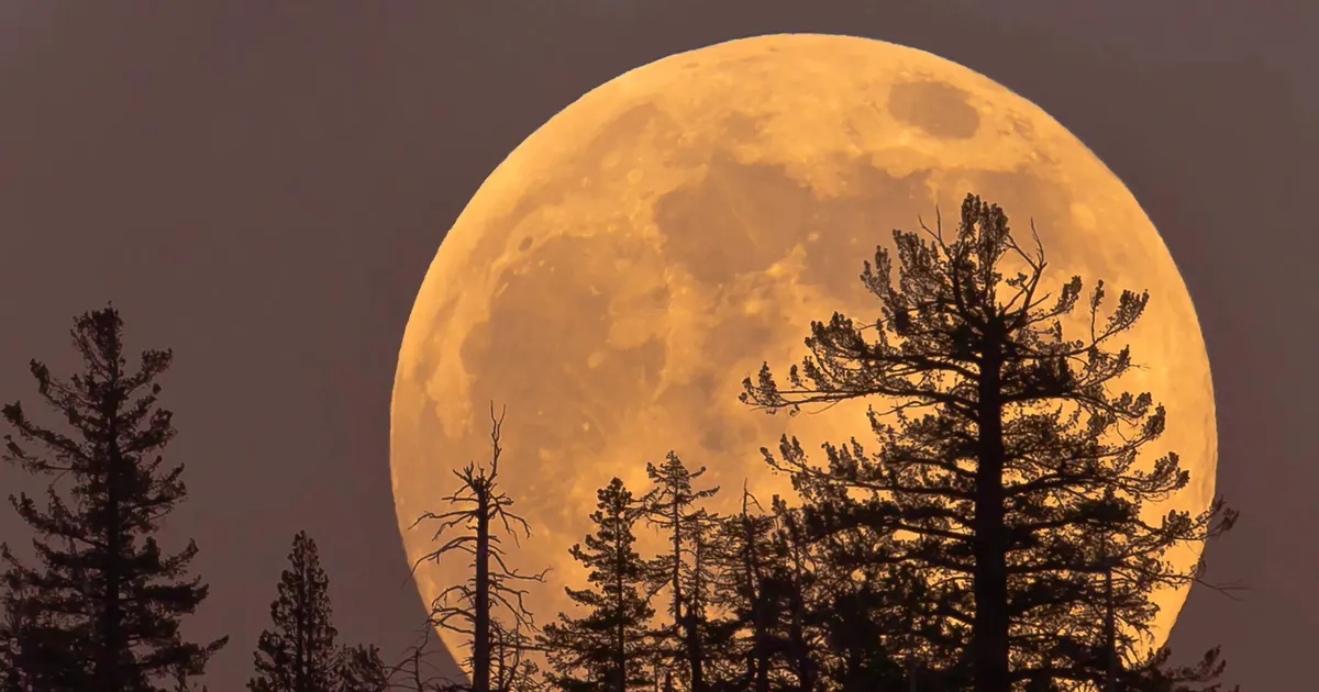 täna õhtul särab taevas aasta viimane superkuu