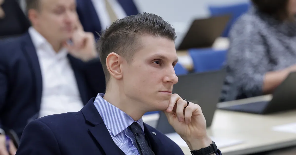 mina ja Tõnis Lukas peame mõlemad sammu tagasi astuma