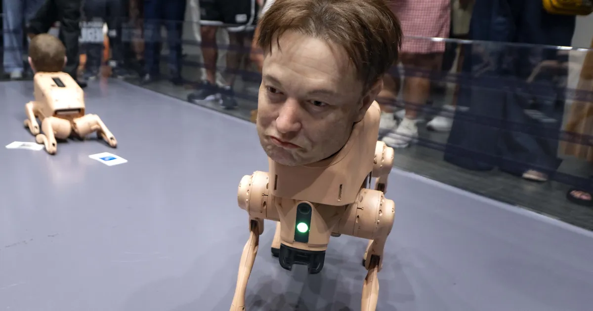 KÕHE VIDEO ⟩ Kunstnik Beeple monteeris robotkoertele elutruud miljardäride elutruud pead