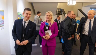 GALERII ⟩ Isamaa peab Paides volikogu