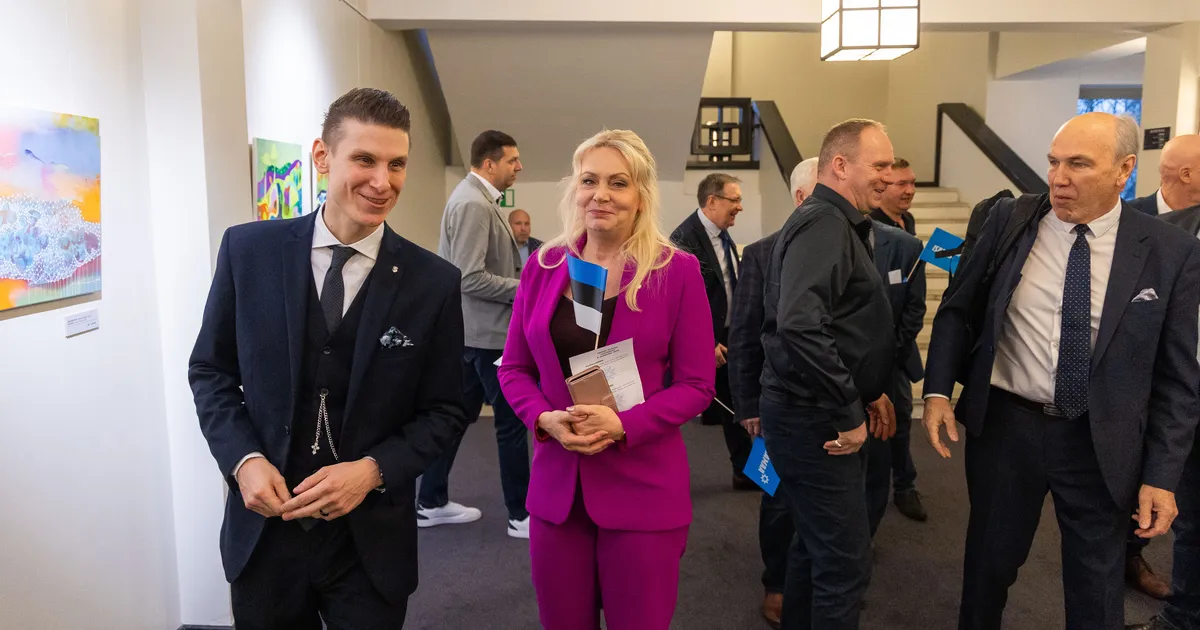 GALERII ⟩ Isamaa peab Paides volikogu