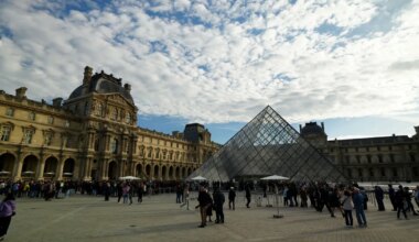 GALERII ⟩ Telerisse jõuab dokumentaalfilm Louvre jultunud juveeliröövist