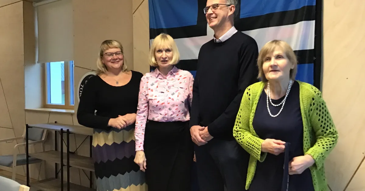 KÜLAVAHELOOD ⟩ Kuningriigi 33. sünnipäev koos külalistega Užupise vabariigist