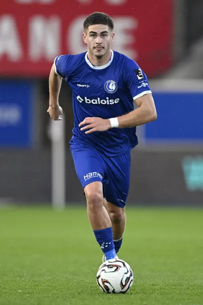 Genti keskkaitsja Maksim Paskotši.