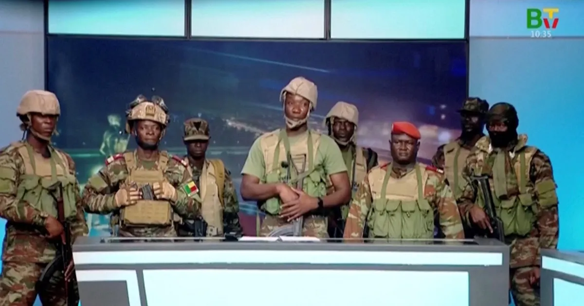 Benini armee nurjas väidetavalt rühma mässuliste sõjaväelaste katse presidenti kukutada