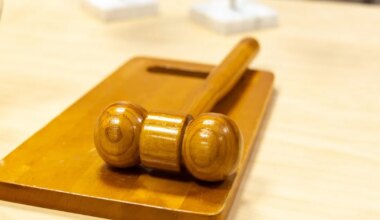 MARKO SUURMÄGI ⟩ Valla ja linna tippjuhtide palgaralli on alanud