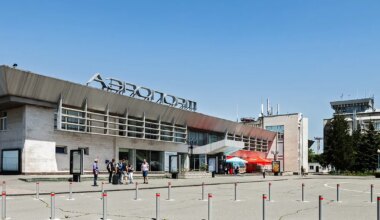 Venemaa sulgeb lennujaamu, elanikud said droonihoiatuse