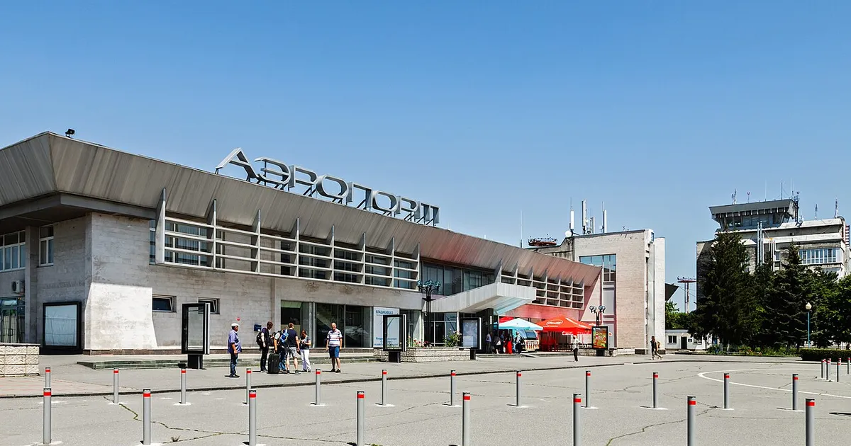 Venemaa sulgeb lennujaamu, elanikud said droonihoiatuse