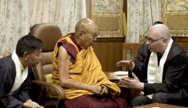 mitte keegi ei olnud dalai-laama juures täis nagu tinavile