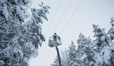 Enersense ja Elektrilevi sõlmisid raamlepingud elektrivõrgu tööde teostamiseks