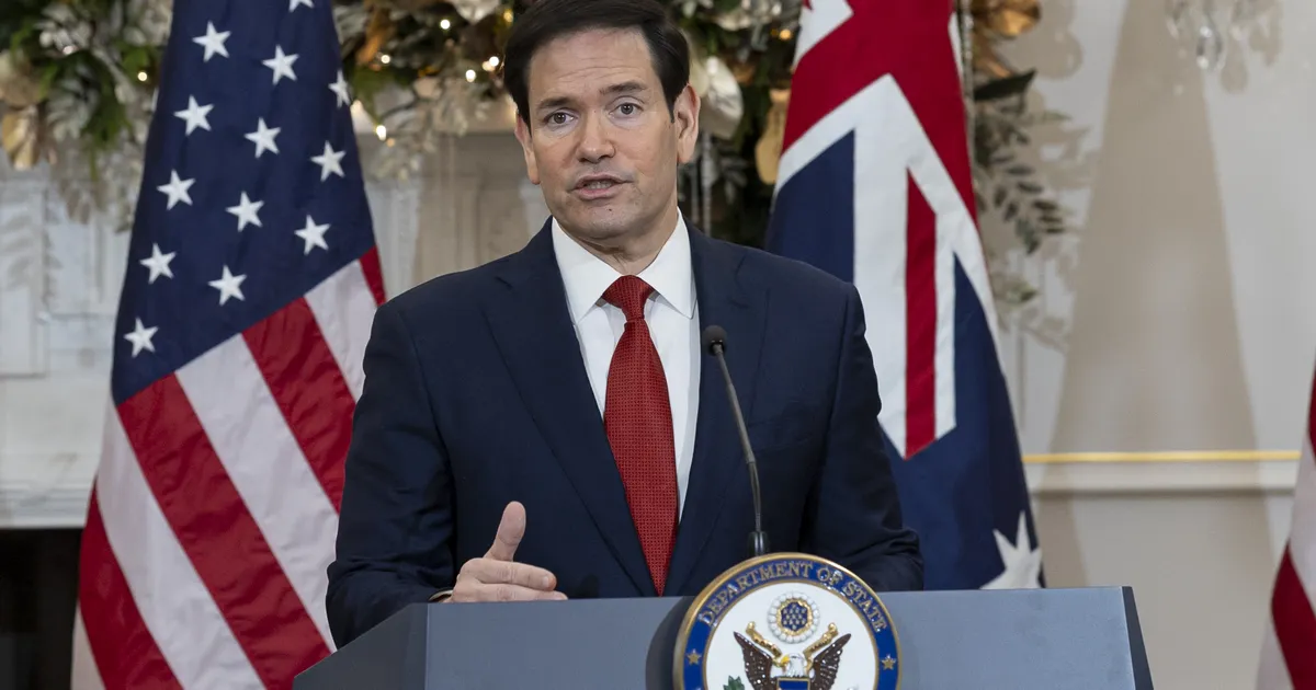 Liiga woke? USA välisminister läheb dokumentide kirjatüübi kallale