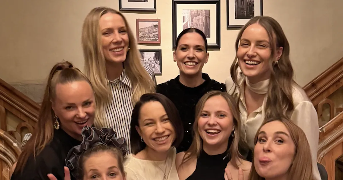 FOTOD ⟩ Särav seltskond! Ruut Produktsiooni jõululõuna tõi kokku televaldkonna kuulsad nimed