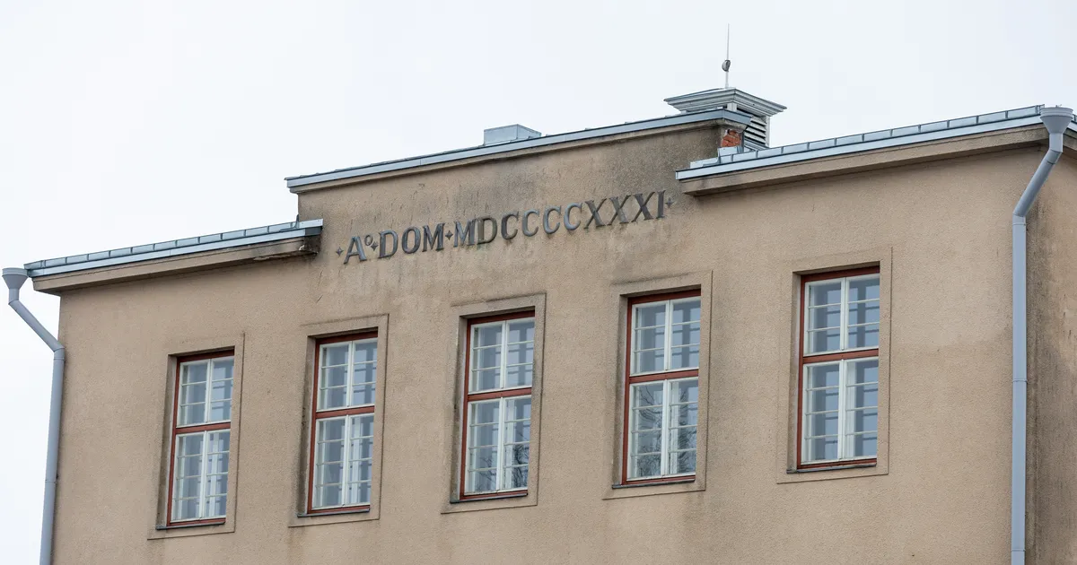 Rooma number Rakvere polikliiniku seinal tekitas tähelepanelikus möödujas segaduse