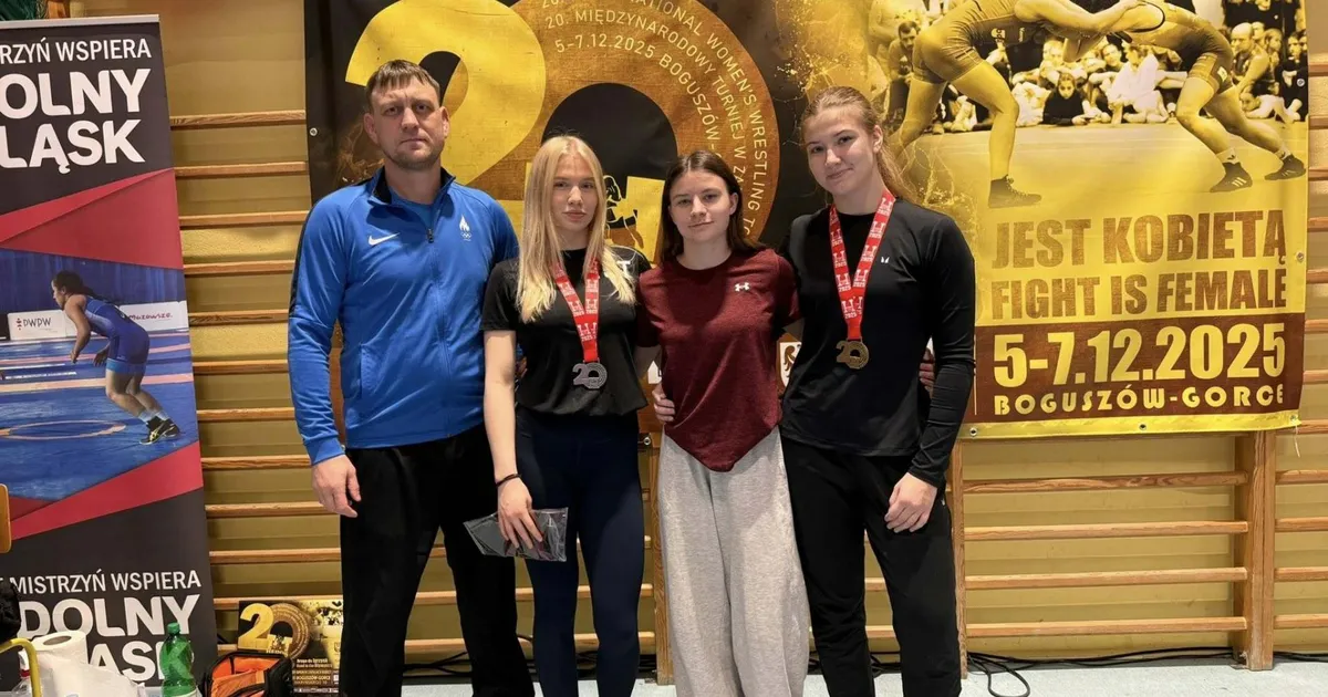 "Nii head tulemust ma ei oodanud". Viljandi spordikooli maadlustüdrukud tõid Poolast kulla ja hõbeda