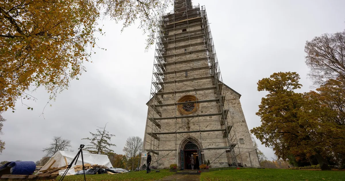 Suure-Jaani kirik lõpetab pika katuseremondi tänupüha ja kontserdiga