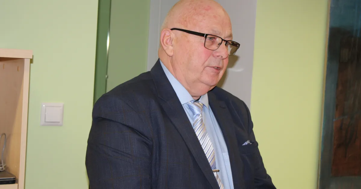 Viru-Nigula vallavanema palka tõsteti 275 euro võrra