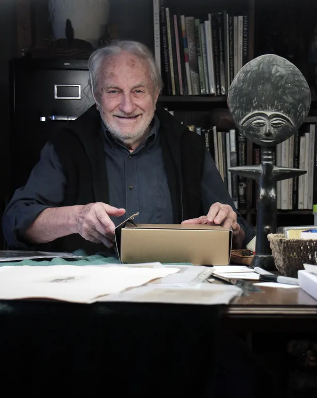 R. Paul Firnhaber oli USA kultuuriloolane, antropoloog ja ürgaja kunsti uurija, kel oli Chicago ülikooli doktorikraad võrdleva religiooni ja mütoloogia alal.