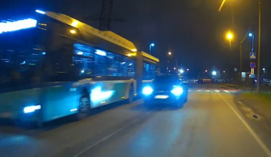 FOTO ⟩ Bussi tagant välja kihutanud autojuhti ei heidutanud ka vastutulev auto