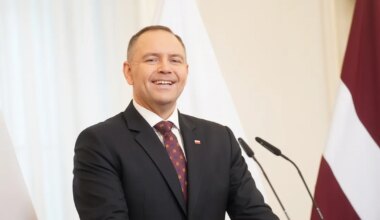 Läti visiidil saadeti presidendile vastu porine auto