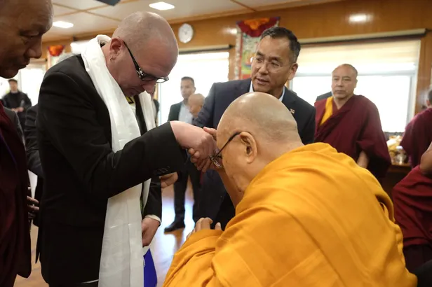 Dalai-laama õnnistab Juku-Kalle Raidi