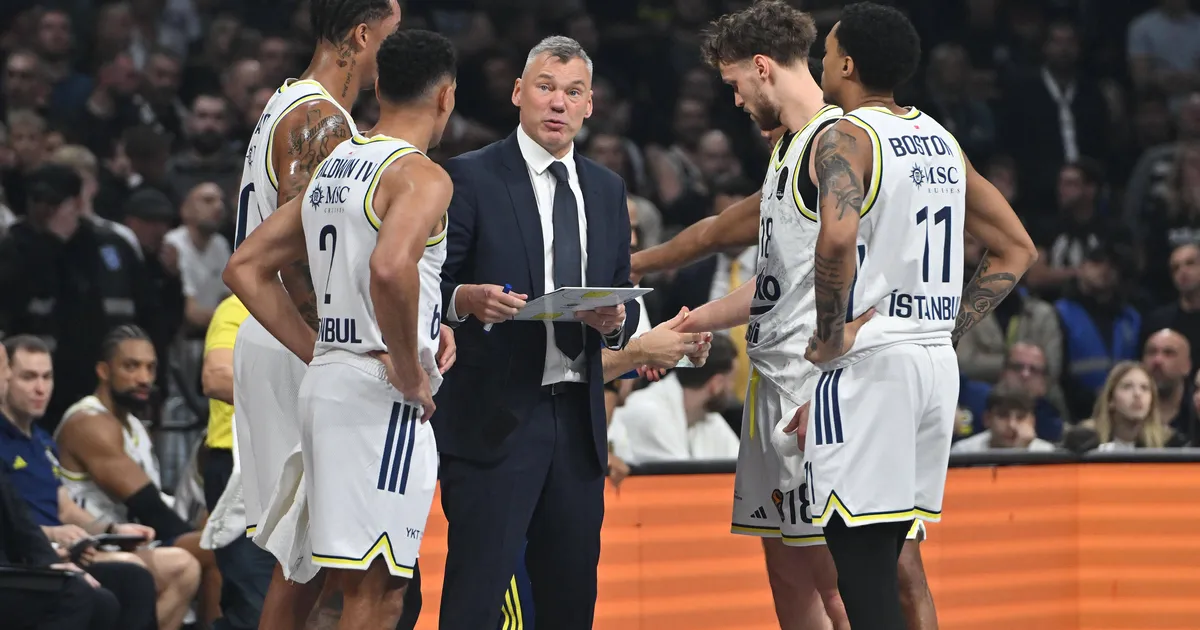 VIDEO ⟩ Jasikevicius määris pärast väga magusat võitu vastasleeri vanale kamraadile mett mokale