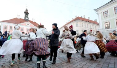 GALERII ⟩ Talvesimmani pealtvaataja: Aleksandra valssi oleme ka su vanaisaga tantsinud! - Tartu Postimees
