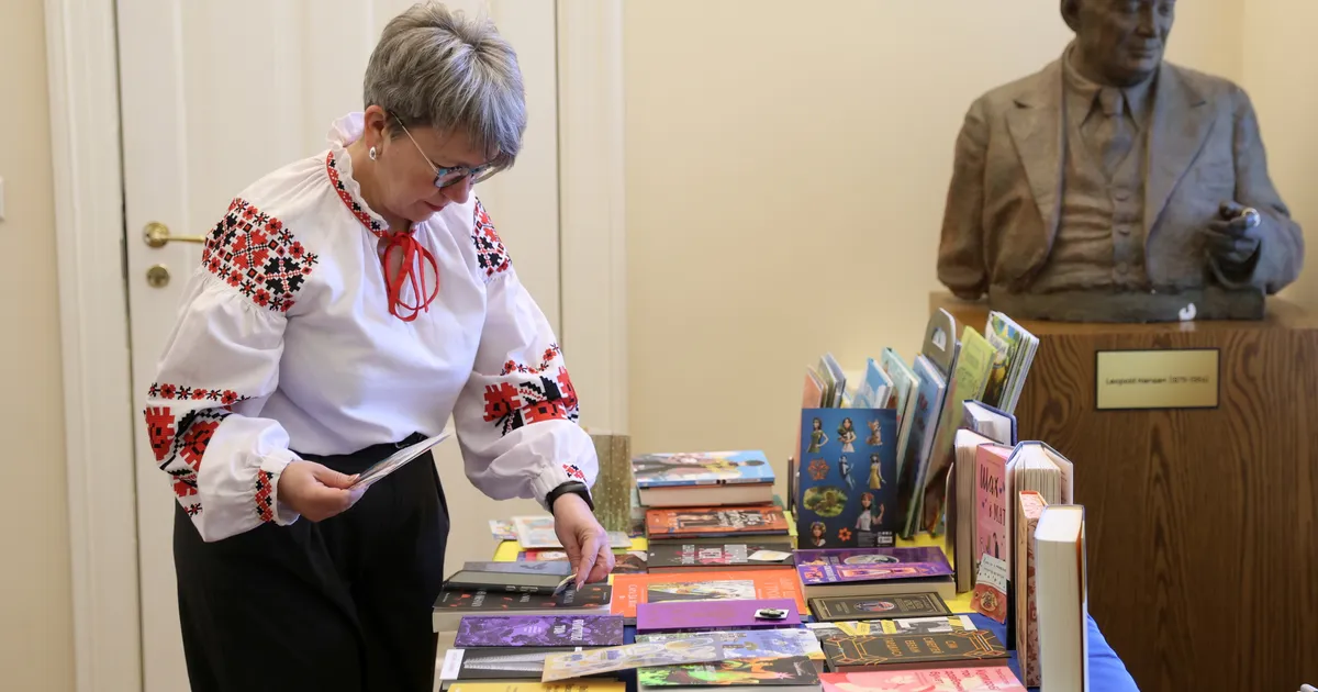 GALERII JA VIDEO ⟩ Ukraina laulude kontserti kaunistasid rahvarõivaid ja südamlikud soovid