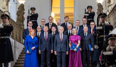 Tšehhi populistist miljardäri Andrej Babiši valitsus andis ametivande