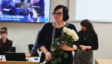 FOTOD ⟩ Narva volikogu valis linnapeaks taas Katri Raigi