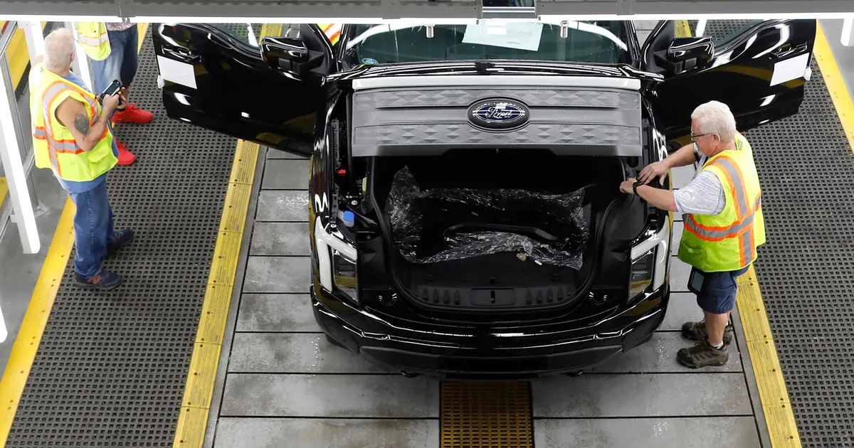 Ford pöördub tagasi bensiinimootorite juurde – aga need hakkavad tegema midagi muud