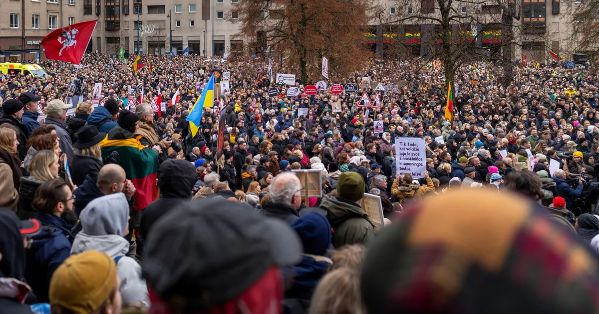 Leedu ajakirjanikud alustasid kolmepäevast protesti - Maailm - Postimees.ee