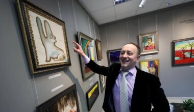 Navitrolla näituse maalid päästis sealauda lägast kunstniku ema