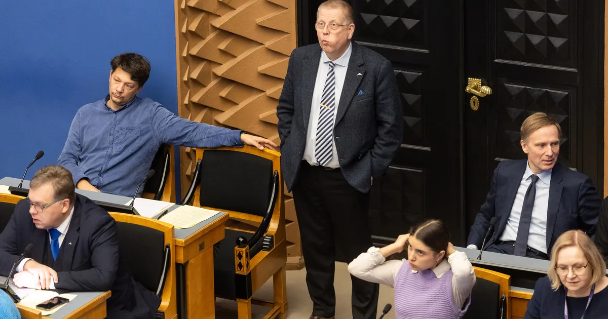 FOTOD Riigikogulased arutasid keeleoskuseta kutsealuste kaitseväeteenistusest vabastamist - Postimees