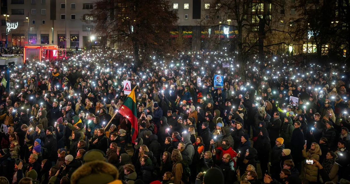 KOHALIK VAADE. ⟩ Leedulased protestivad rahvusringhäälingu sõltumatuse kaitseks - Maailm - Postimees.ee