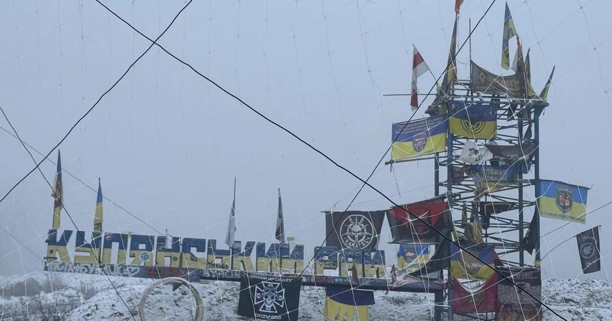 KOHALIK VAADE ⟩ Zelenskõi tegi video, Ukraina sõdurid said kohe kaela pommid