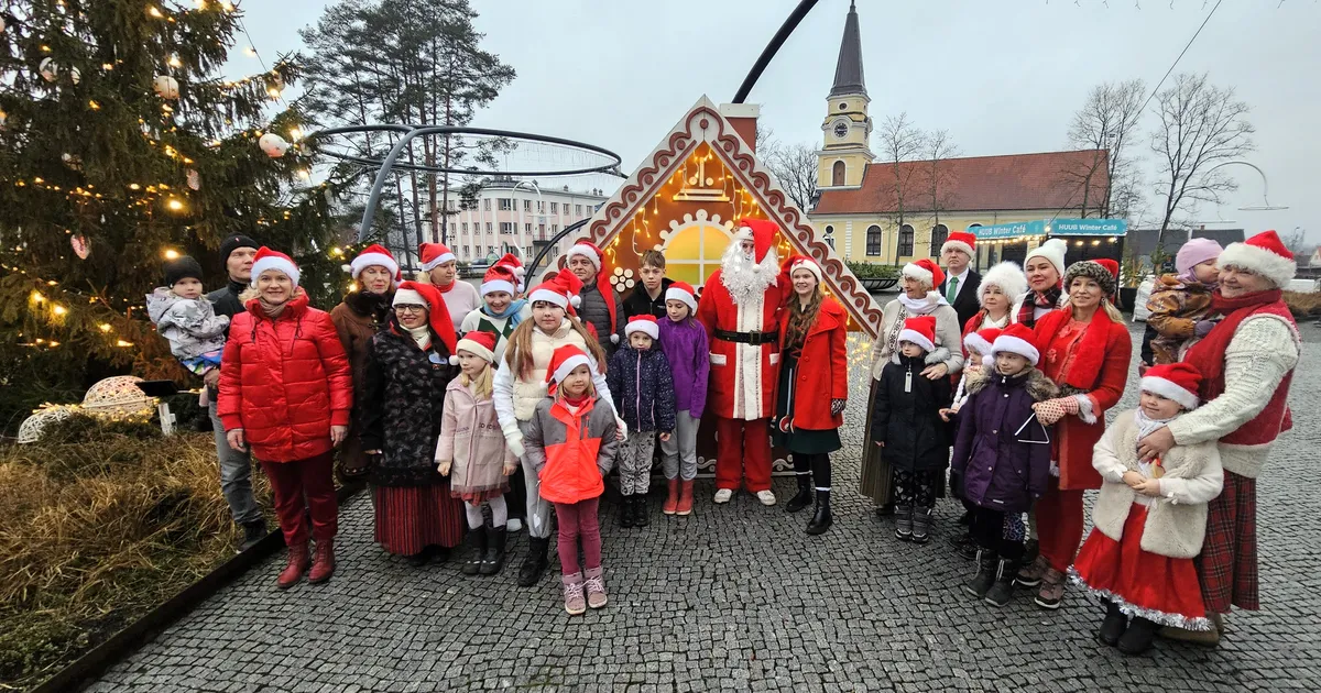 GALERII ⟩ «Oli ka väga erilisi soove!» Jõulubuss startis Võrumaal ringile