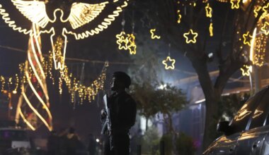 Uut verevalamist kartvad Süüria kristlased tähistavad jõule võimude valvsa pilgu all