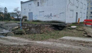 GALERII ⟩ Reoveepumpla rike põhjustas Pärnus varingu