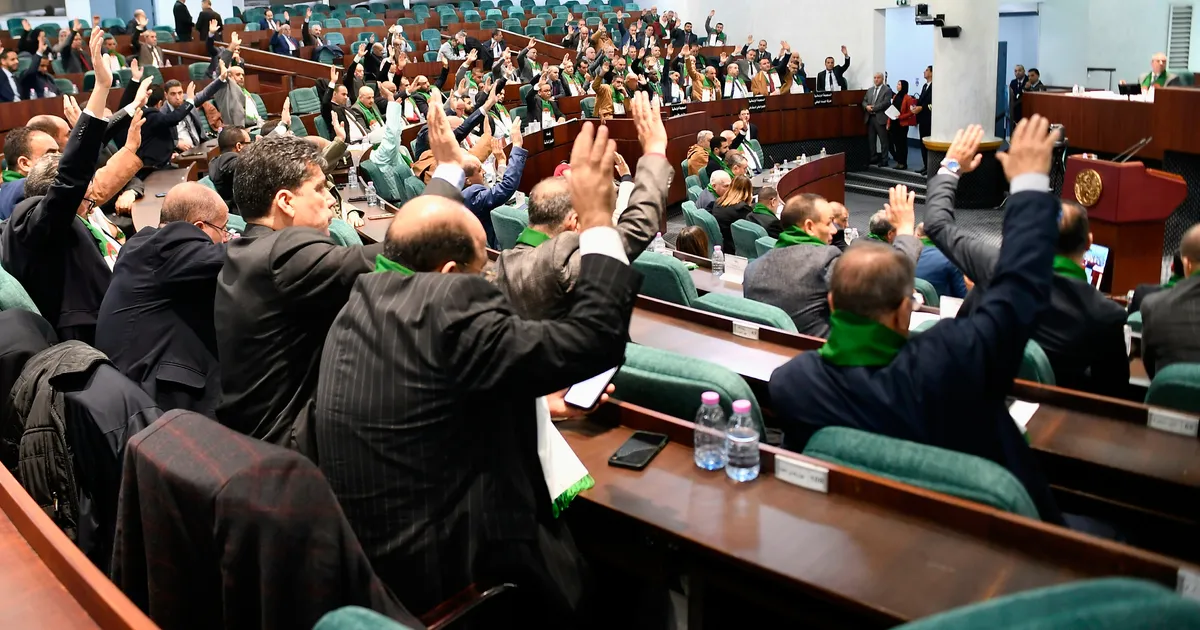 Alžeeria parlament kuulutas Prantsuse kolonisatsiooni kuriteoks