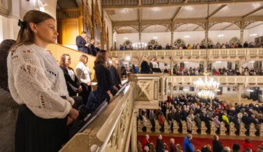 GALERII ⟩ Peetri kiriku jõulujumalateenistusele tuli nii palju rahvast, et laululehti jäi puudugi