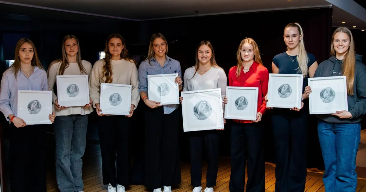 Eesti võrkpalli liit tunnustas aasta parimate seas ka Viljandi spordirahvast