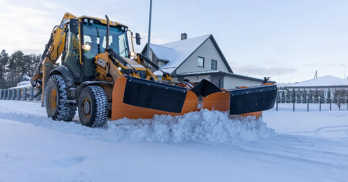 Mahasadanud lumi andis teehooldajatele talvetööde otsa kätte