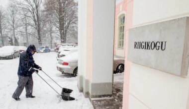 Riigikogu valvur tabas teolt Toompea lossile Z-tähe sodinud mehe - Postimees