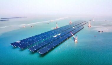 Hiinas ehitatakse maailma suurimat ujuvat päikeseparki – kuidas see küll lainetele vastu peab