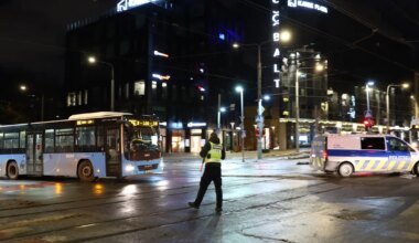 GALERII ⟩ Vabaduse väljaku läheduses suletakse tänavad liiklusele