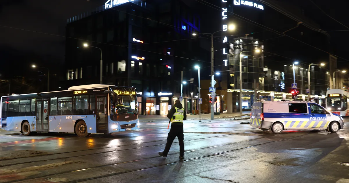 GALERII ⟩ Vabaduse väljaku läheduses suletakse tänavad liiklusele